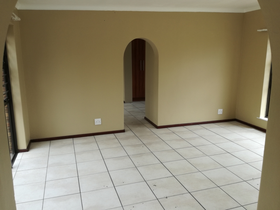 To Let 3 Bedroom Property for Rent in West Riding Western Cape